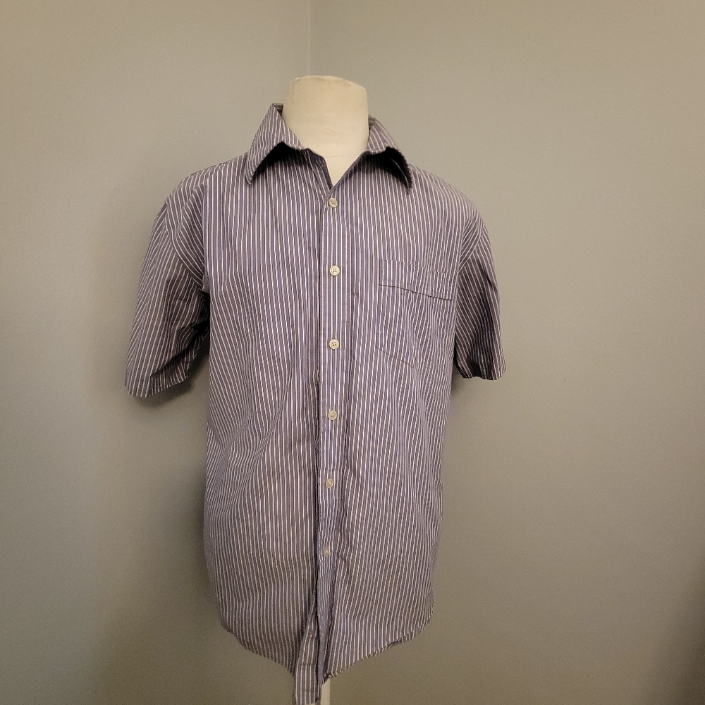 Van Heusen Men's Medium Blue & White Stripes Button Short Sleeve Shirt 15-15 1/2